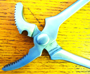 Farriers Equipment Tools | 14" Hoof Clinching Tongs | Chrome Vanadium - Farriers Equipment