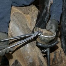 Load image into Gallery viewer, Farriers Equipment Tools | Horseshoe Nail Puller | Blacksmith Hoof Equipment - Farriers Equipment