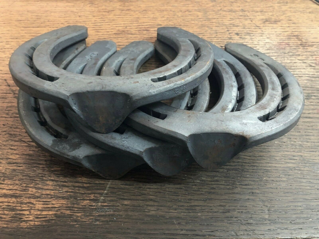 4 Large Horse Shoes Rustic Cast Iron 5 tall x 4 3/4wide (Set of 4) 05208