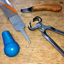 Load image into Gallery viewer, Farriers Equipment Tool Kits | Shoe Removal Kit &amp; Hoof Trimming Kit - Farriers Equipment
