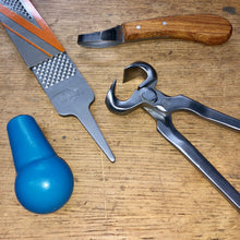 Load image into Gallery viewer, Farriers Equipment Tool Kits | Shoe Removal Kit &amp; Hoof Trimming Kit - Farriers Equipment