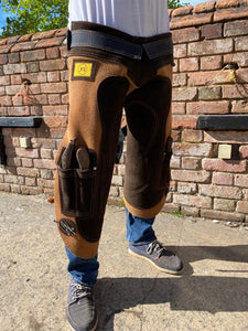 Farriers Equipment Tools | Deluxe Full Leather Apron Chaps | 4 Knife Pockets & Magnet Pockets - Farriers Equipment